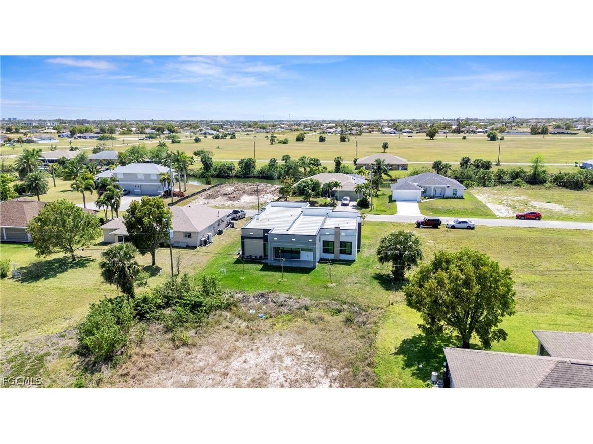 2027 NE 18th Street Cape Coral FL 33909 2026010449 image50