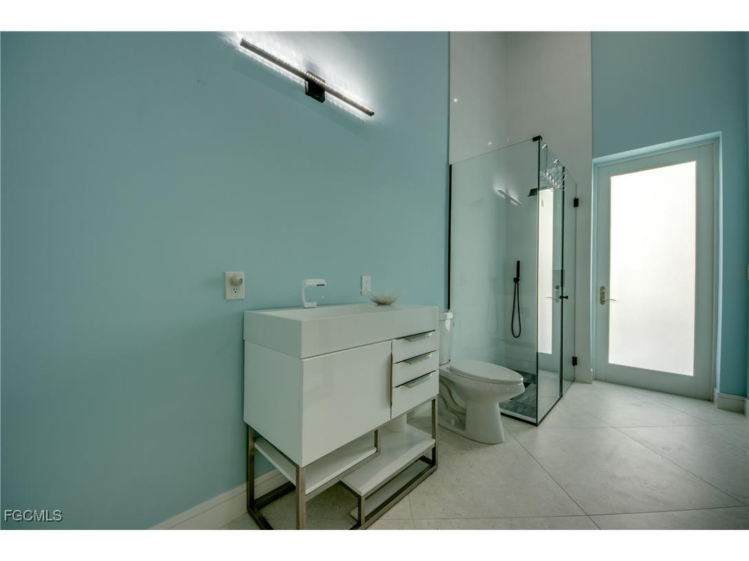 2028 NW 32nd Place Cape Coral FL 33993 2025013730 image20