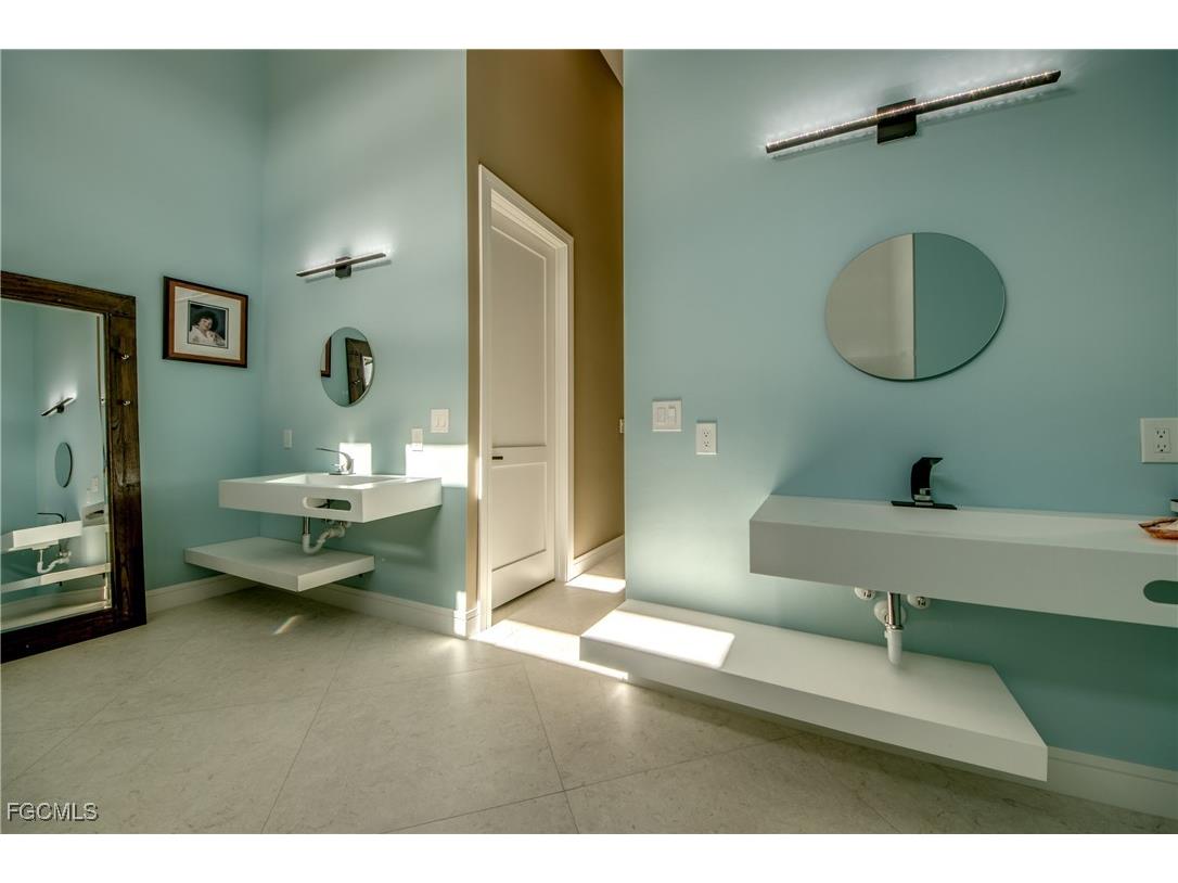 2028 NW 32nd Place Cape Coral FL 33993 2025013730 image23