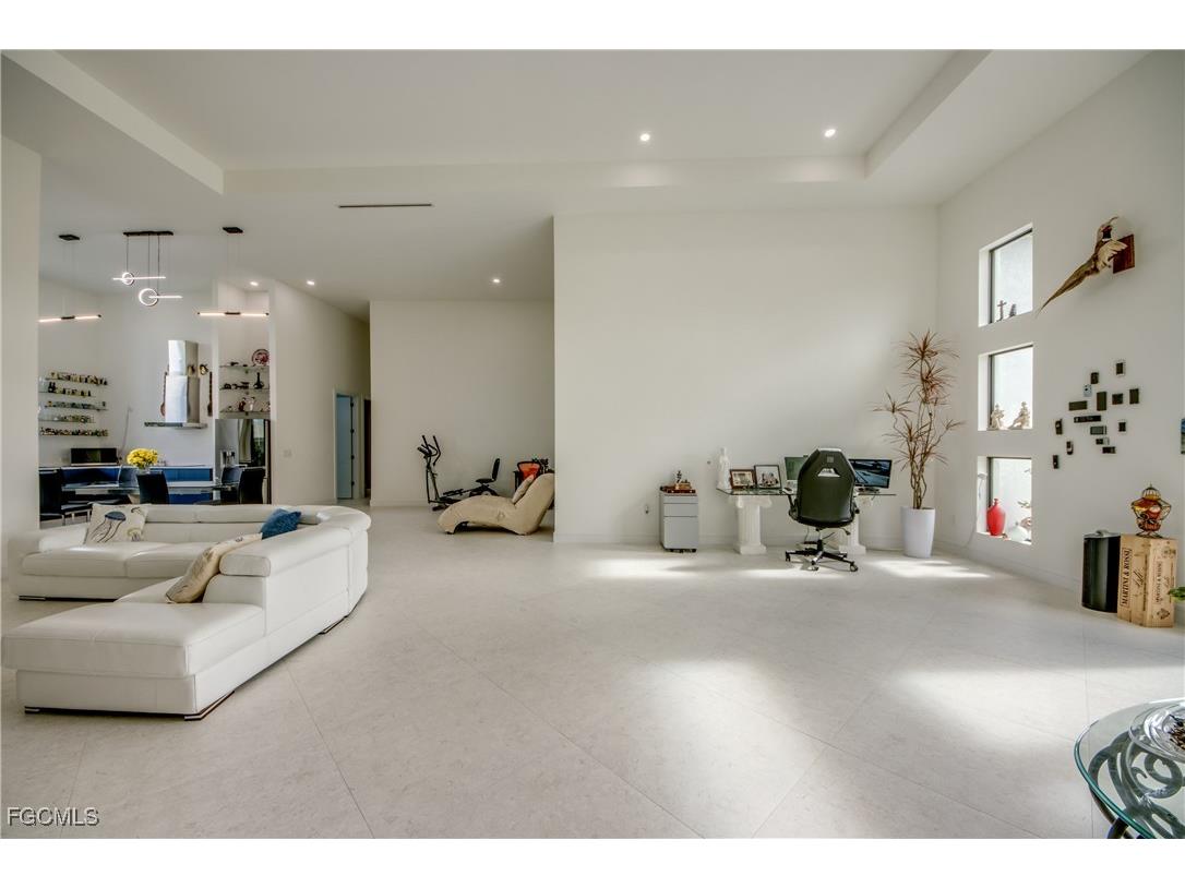 2028 NW 32nd Place Cape Coral FL 33993 2025013730 image25