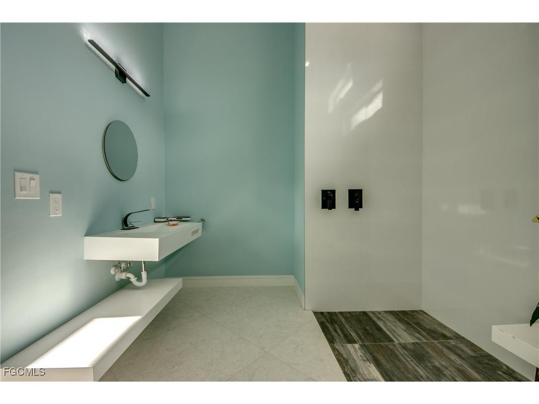 2028 NW 32nd Place Cape Coral FL 33993 2025013730 image26