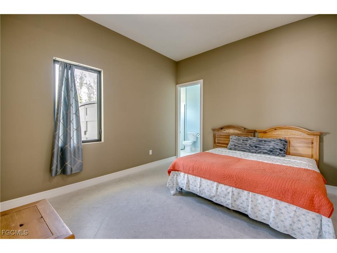 2028 NW 32nd Place Cape Coral FL 33993 2025013730 image27