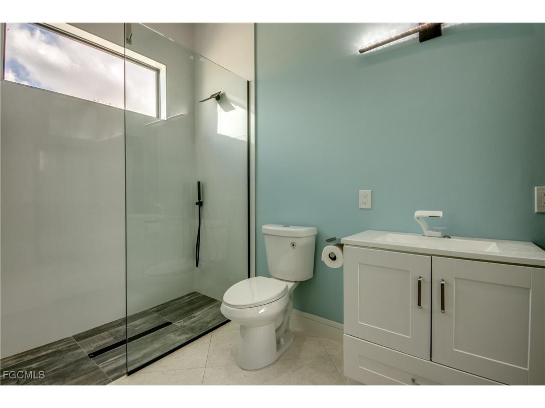 2028 NW 32nd Place Cape Coral FL 33993 2025013730 image28