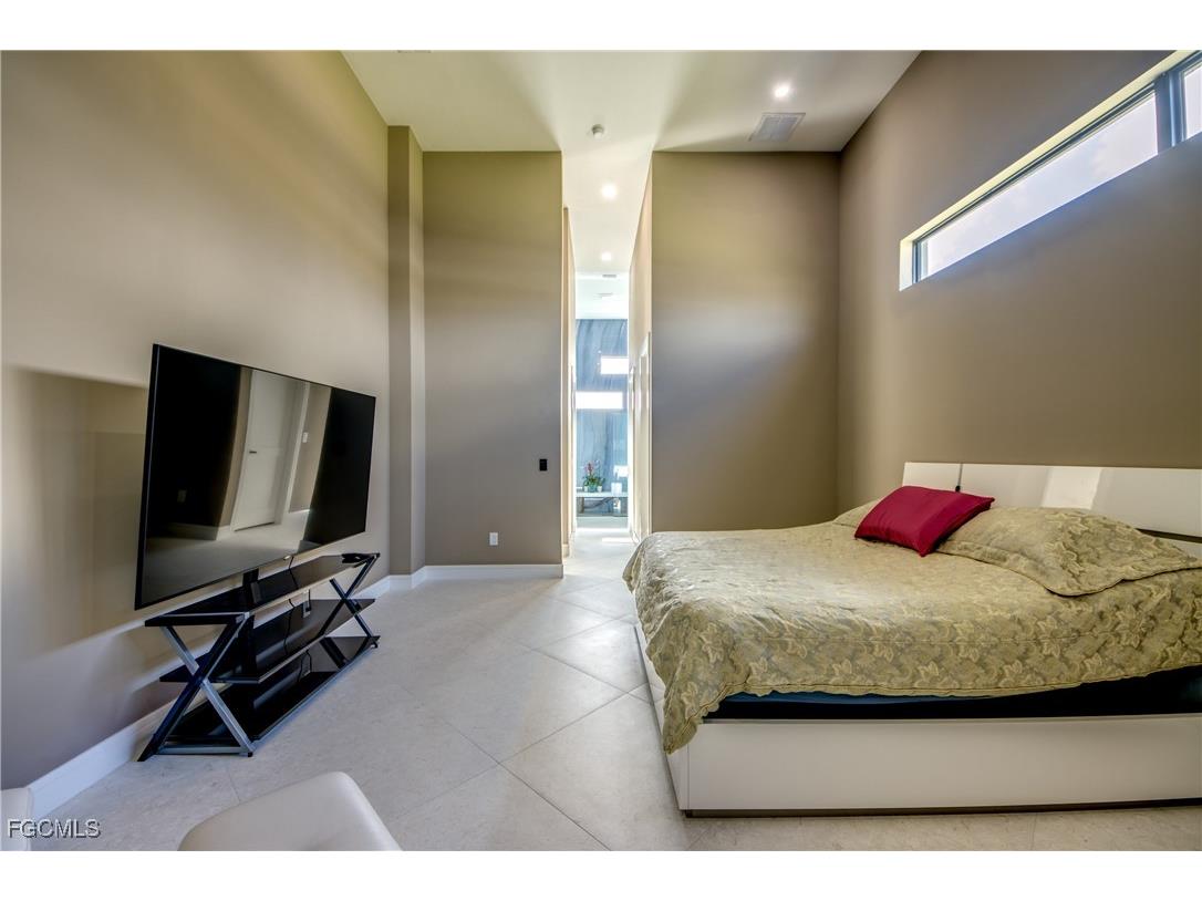 2028 NW 32nd Place Cape Coral FL 33993 2025013730 image32