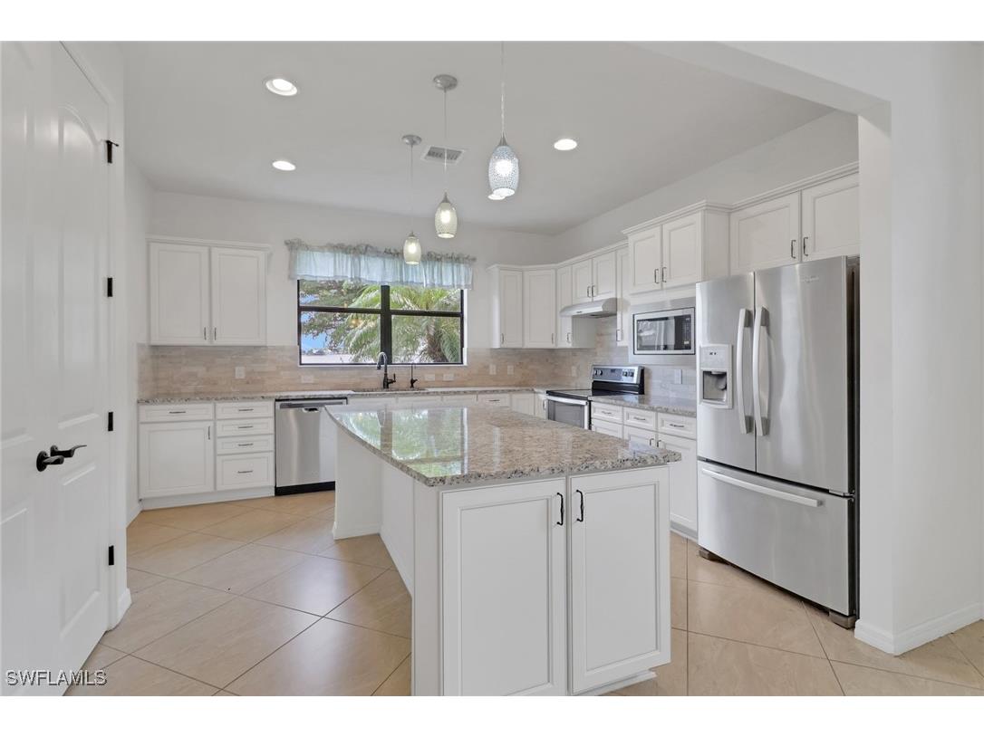 20281 Corkscrew Shores Boulevard Estero FL 33928 225070065 image1