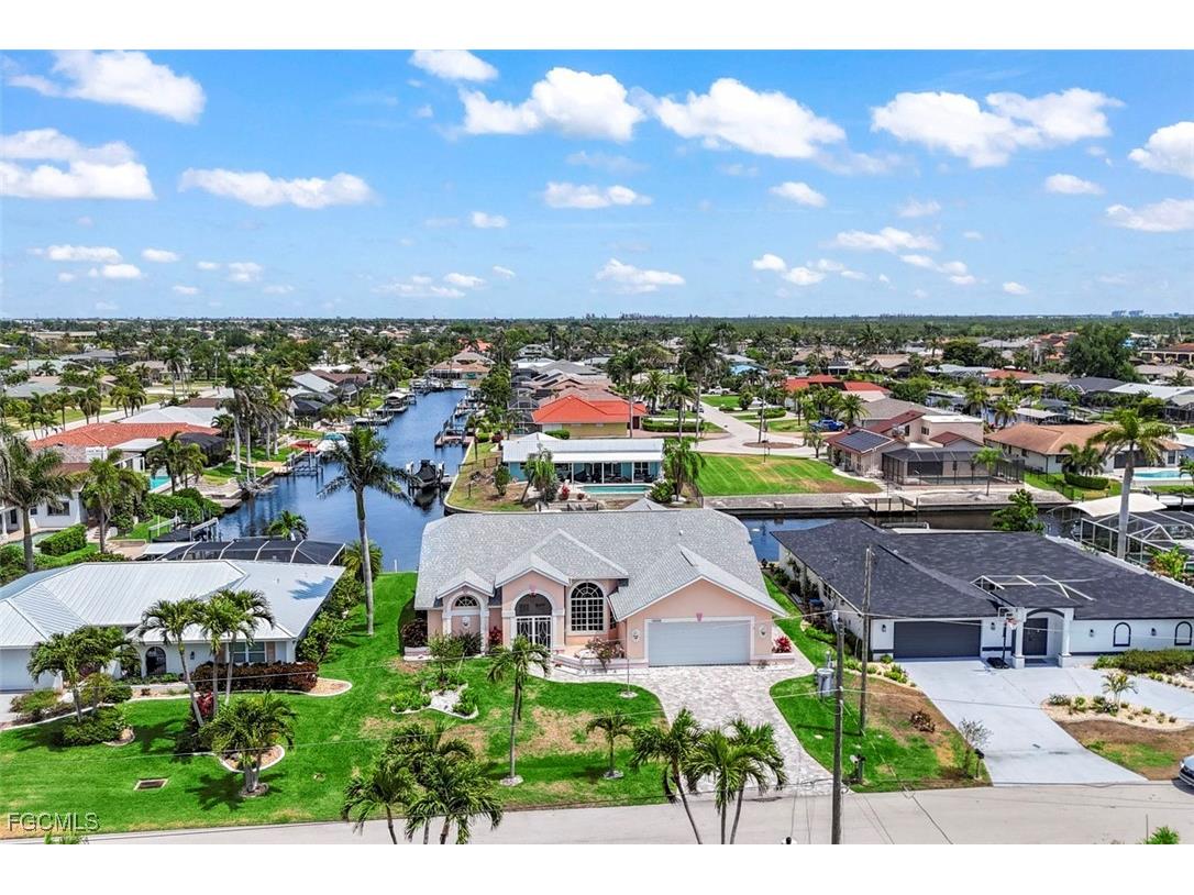 2029 SE 27th Terrace Cape Coral FL 33904 2025002661 image1
