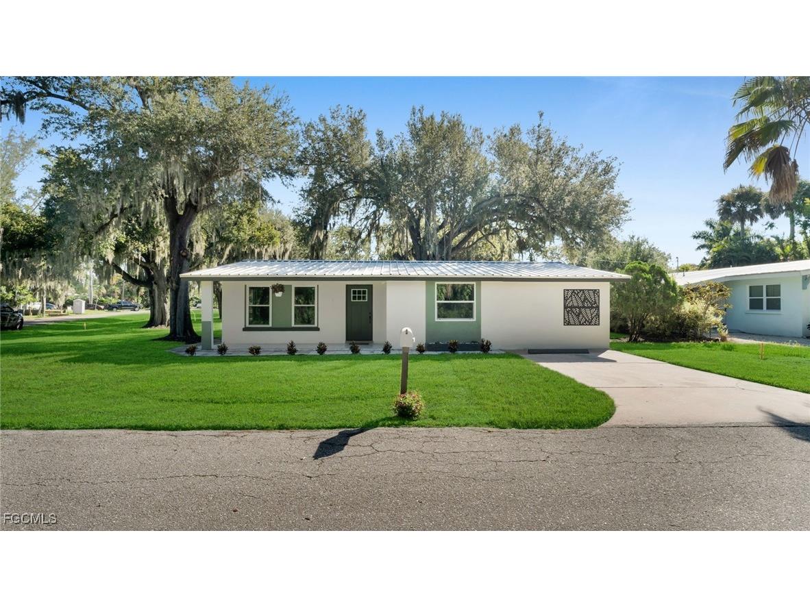 203 Carol Way Fort Myers FL 33905 2025006736 image1