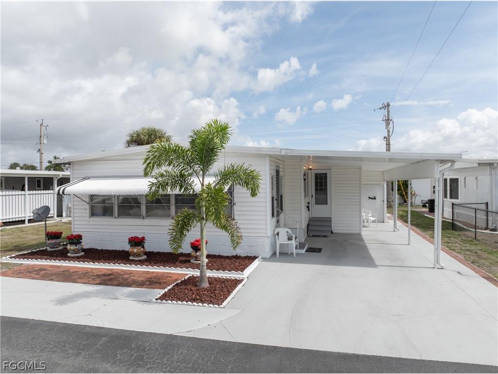 203 Harvest Lane North Fort Myers FL 33917 2026012418 image1