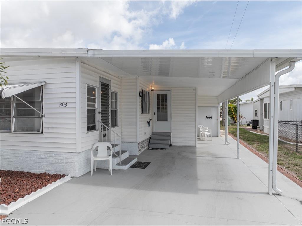 203 Harvest Lane North Fort Myers FL 33917 2026012418 image2