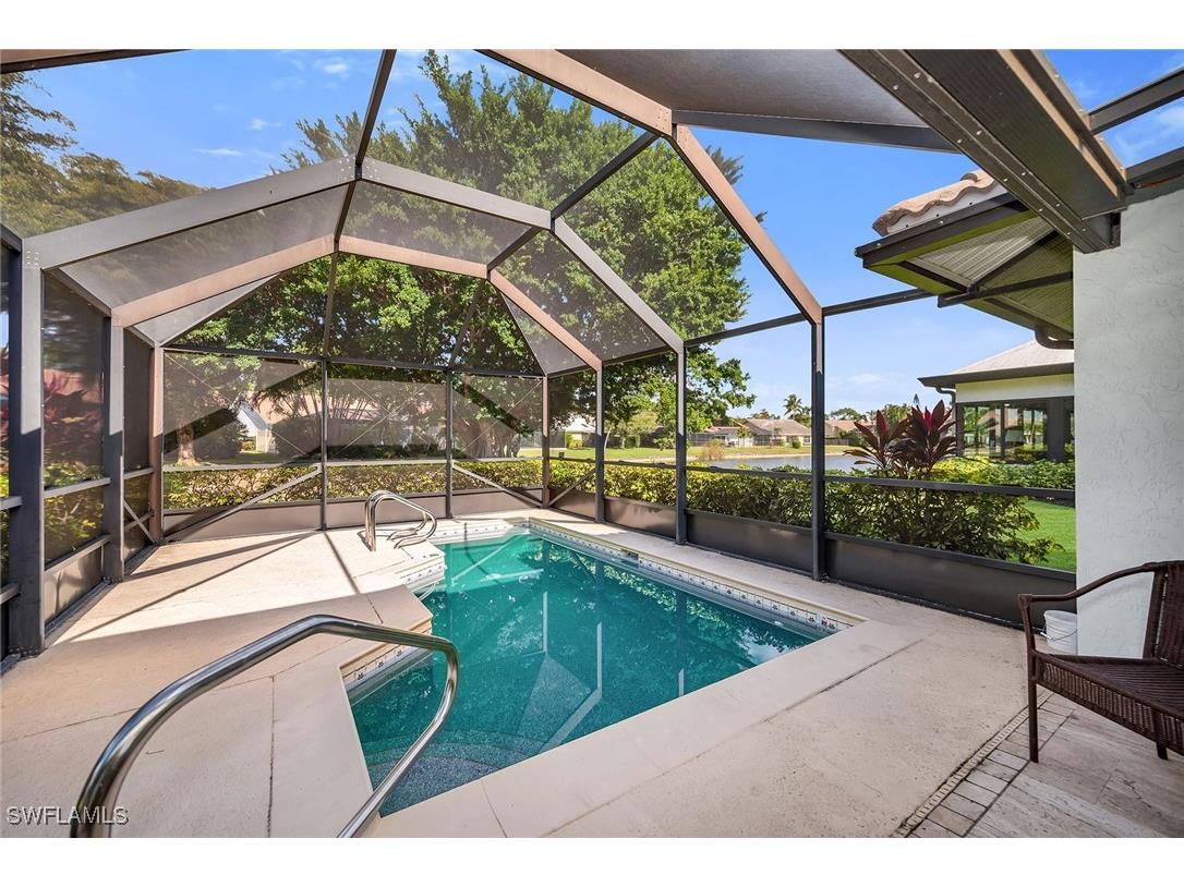 203 Kings Way Naples FL 34104 225082423 image1