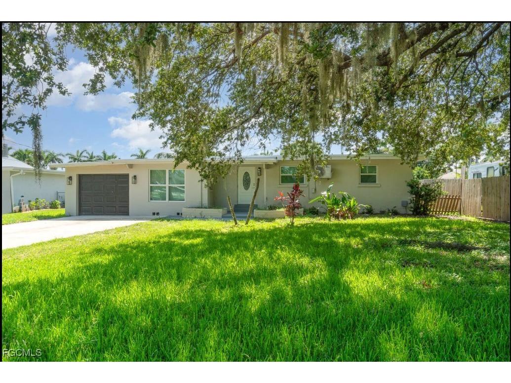 203 Kingston Drive Fort Myers FL 33905 2025002994 image3