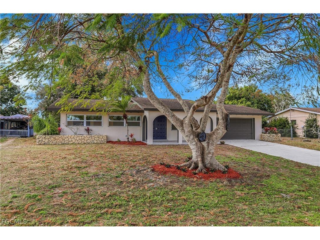 203 Lowry Avenue Lehigh Acres FL 33936 2026003725 image1