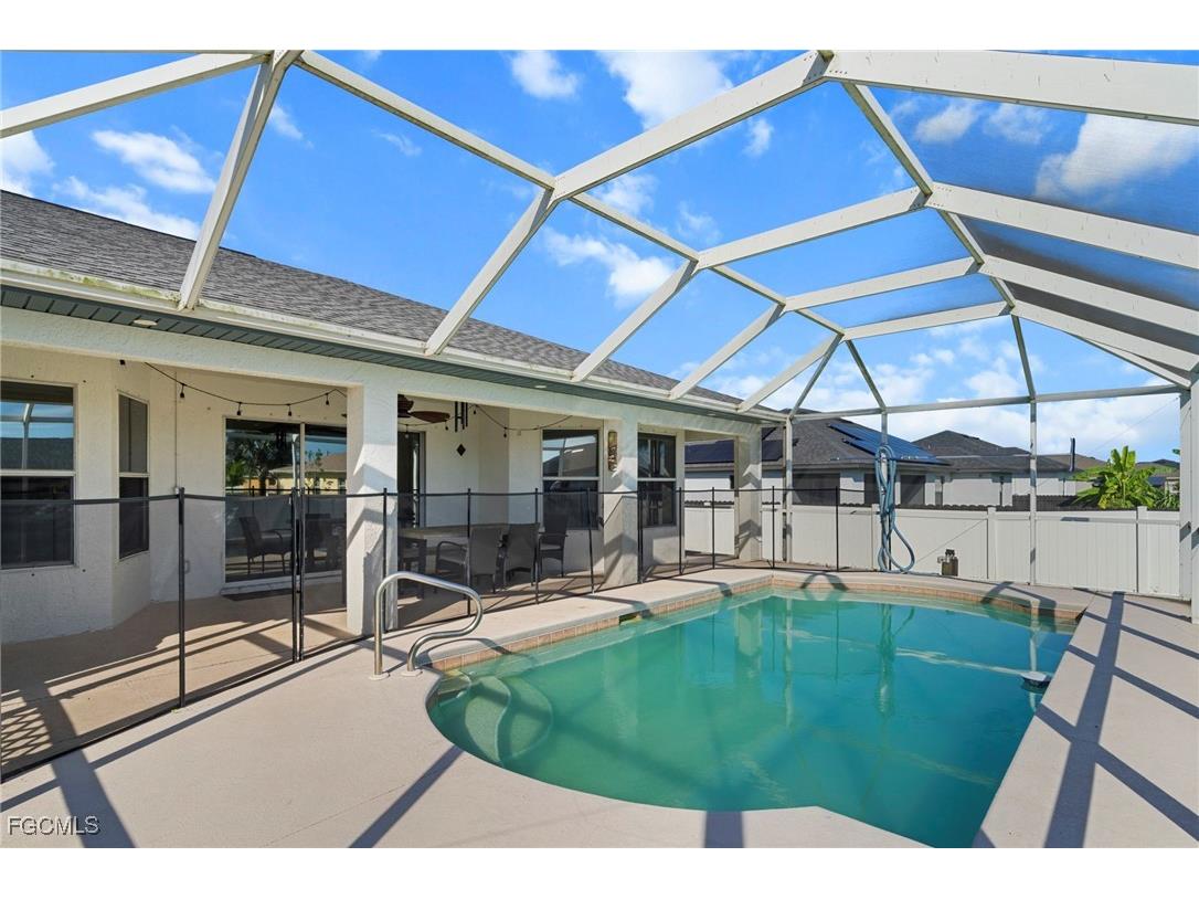 203 NW 4th Avenue Cape Coral FL 33993 2025015247 image1