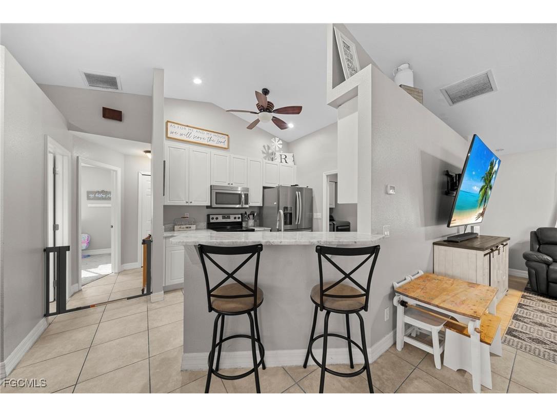 203 NW 4th Avenue Cape Coral FL 33993 2025015247 image11