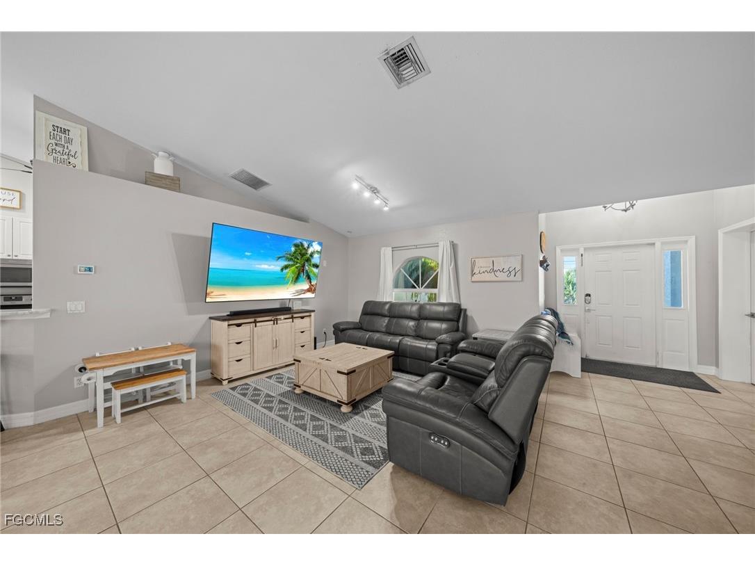 203 NW 4th Avenue Cape Coral FL 33993 2025015247 image5