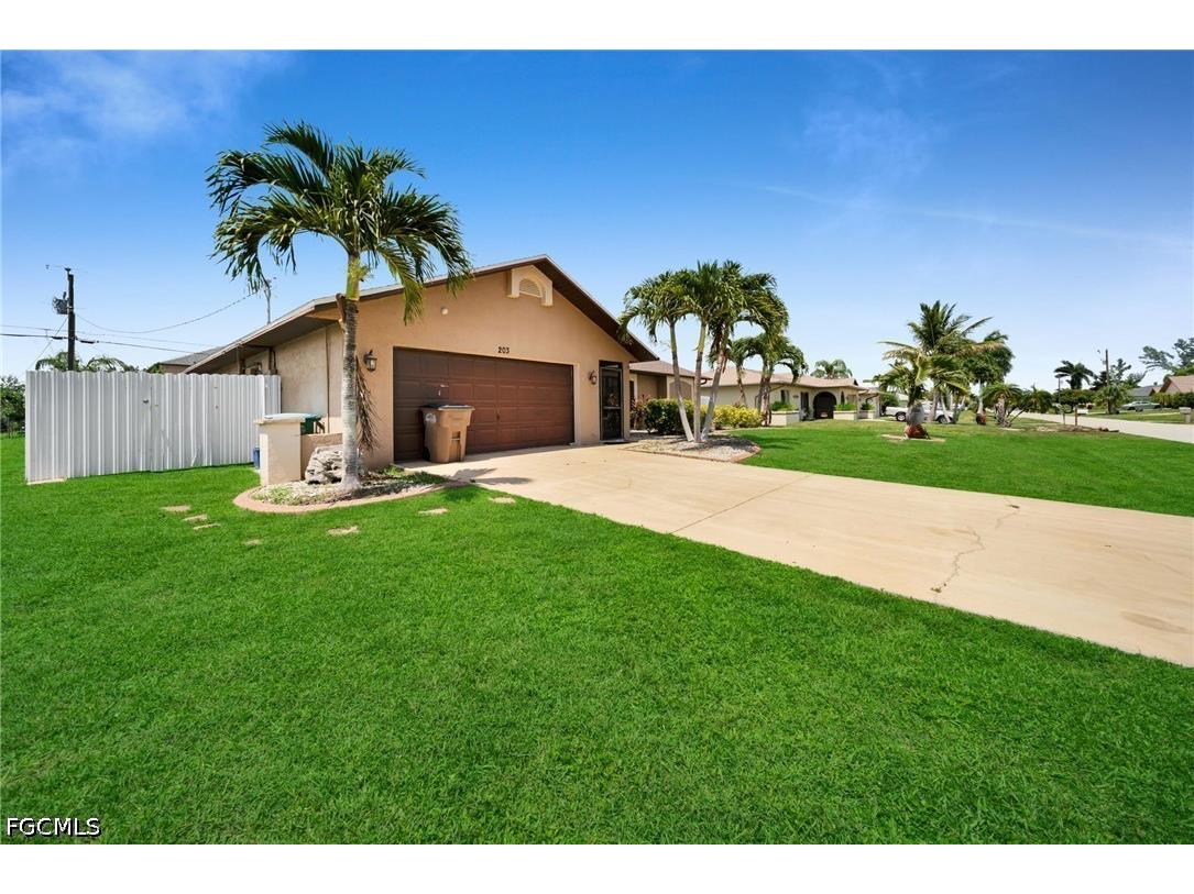 203 SE 16th Terrace Cape Coral FL 33990 2026028708 image3