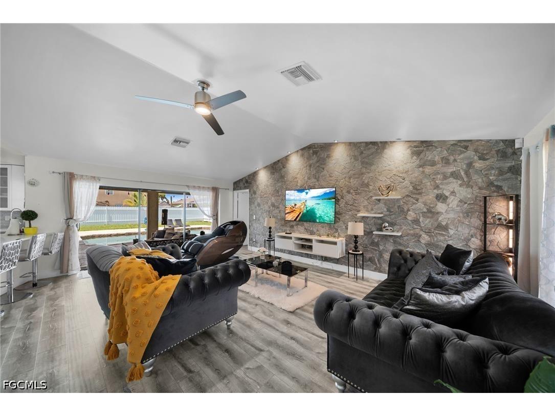 203 SE 16th Terrace Cape Coral FL 33990 2026028708 image5