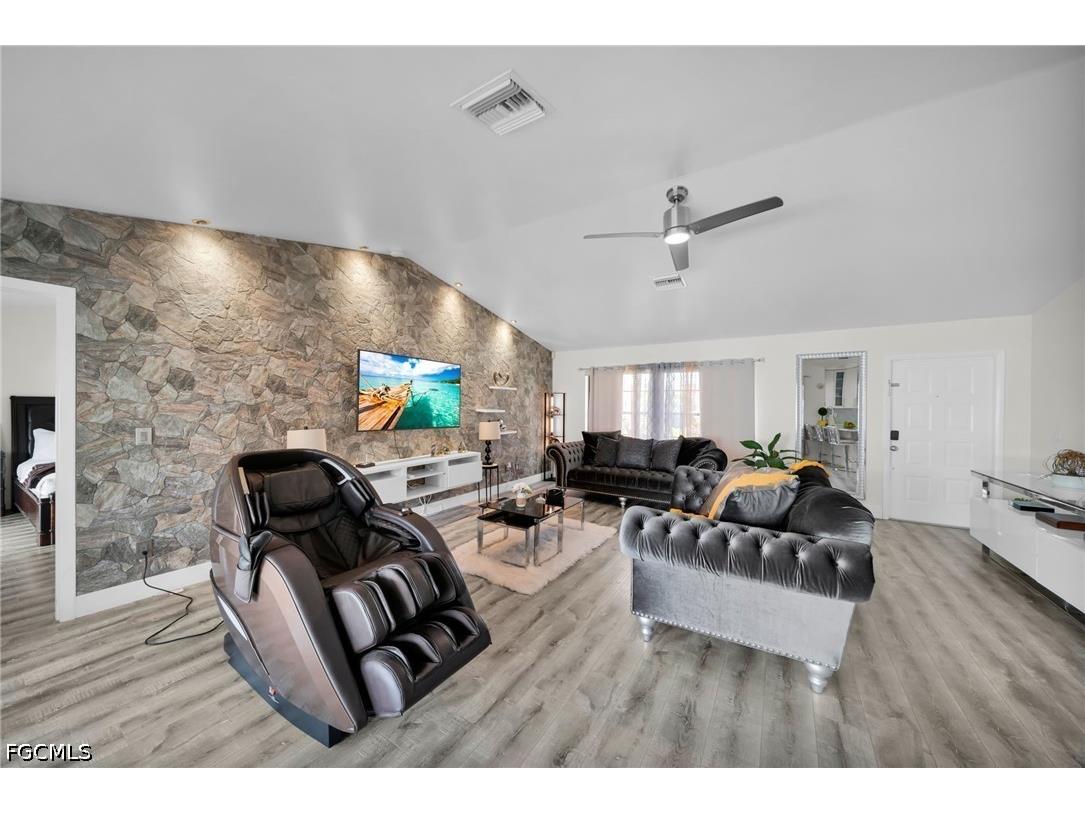 203 SE 16th Terrace Cape Coral FL 33990 2026028708 image6