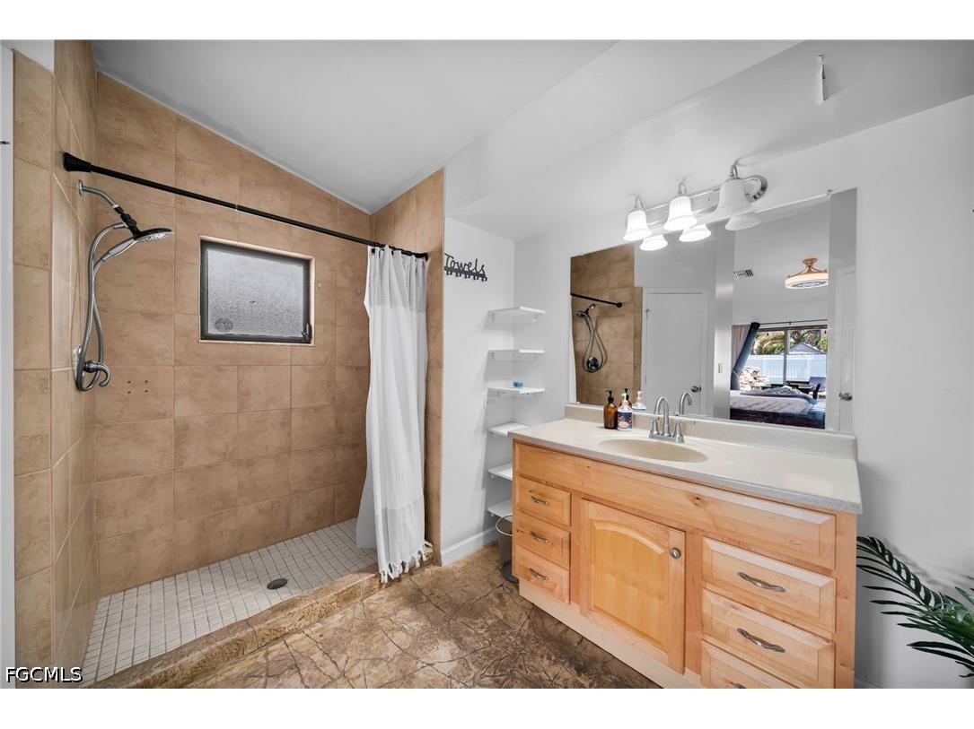 203 SE 16th Terrace Cape Coral FL 33990 2026028708 image9