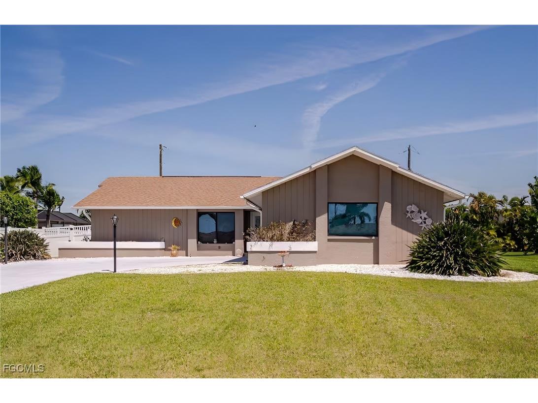 203 SE 43rd Terrace Cape Coral FL 33904 2025014584 image1