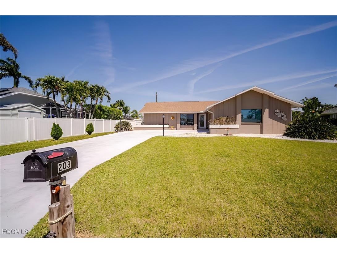 203 SE 43rd Terrace Cape Coral FL 33904 2025014584 image2