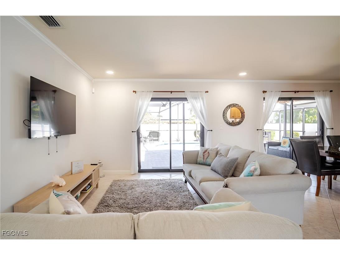 203 SE 43rd Terrace Cape Coral FL 33904 2025014584 image24