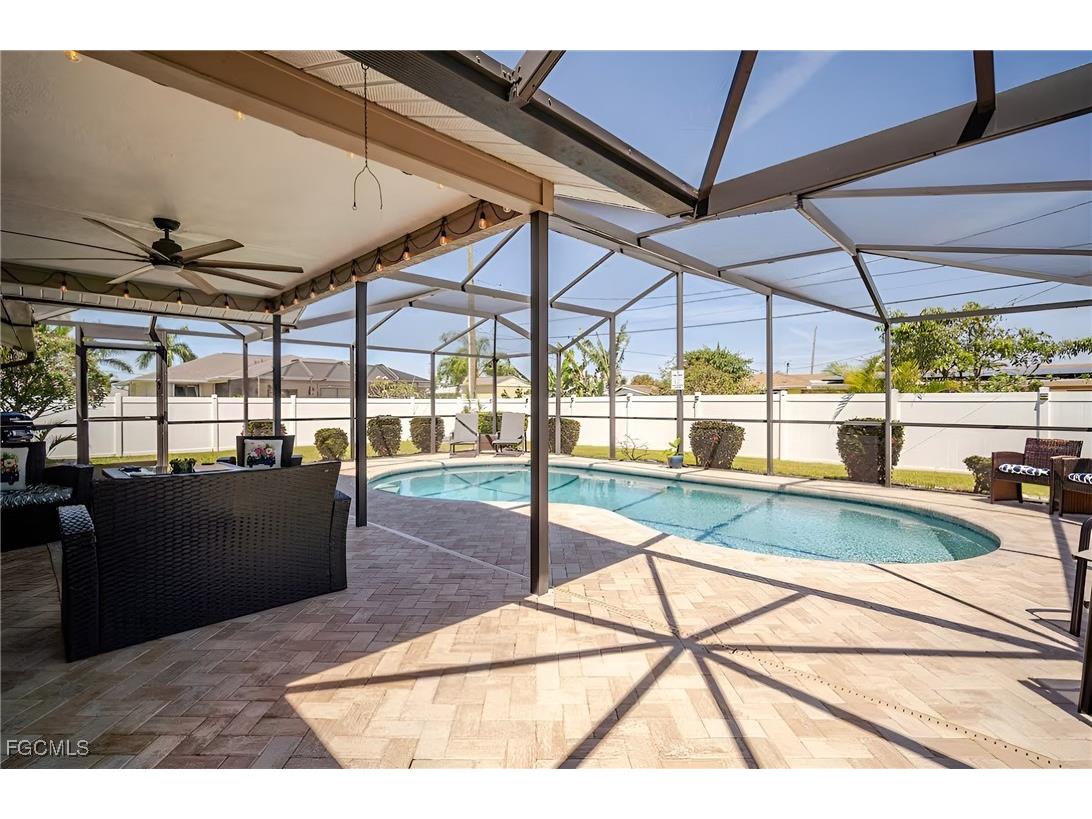 203 SE 43rd Terrace Cape Coral FL 33904 2025014584 image3