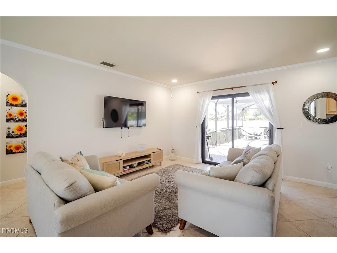 203 SE 43rd Terrace Cape Coral FL 33904 2025014584 image8