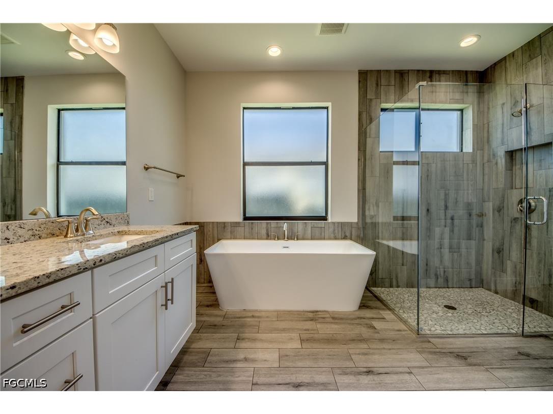 203 SW 14th Avenue Cape Coral FL 33991 2026024368 image20