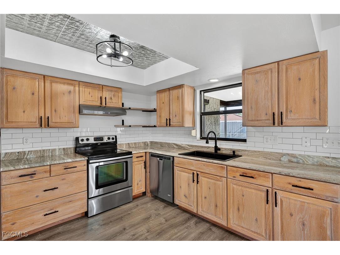 203 Tree Swallow Court Lehigh Acres FL 33936 2025021988 image6