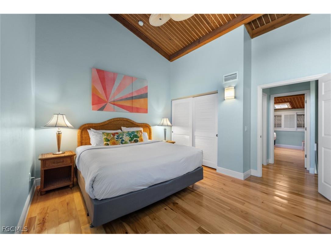 2030 Gulf Beach Villas Captiva FL 33924 2026009229 image16