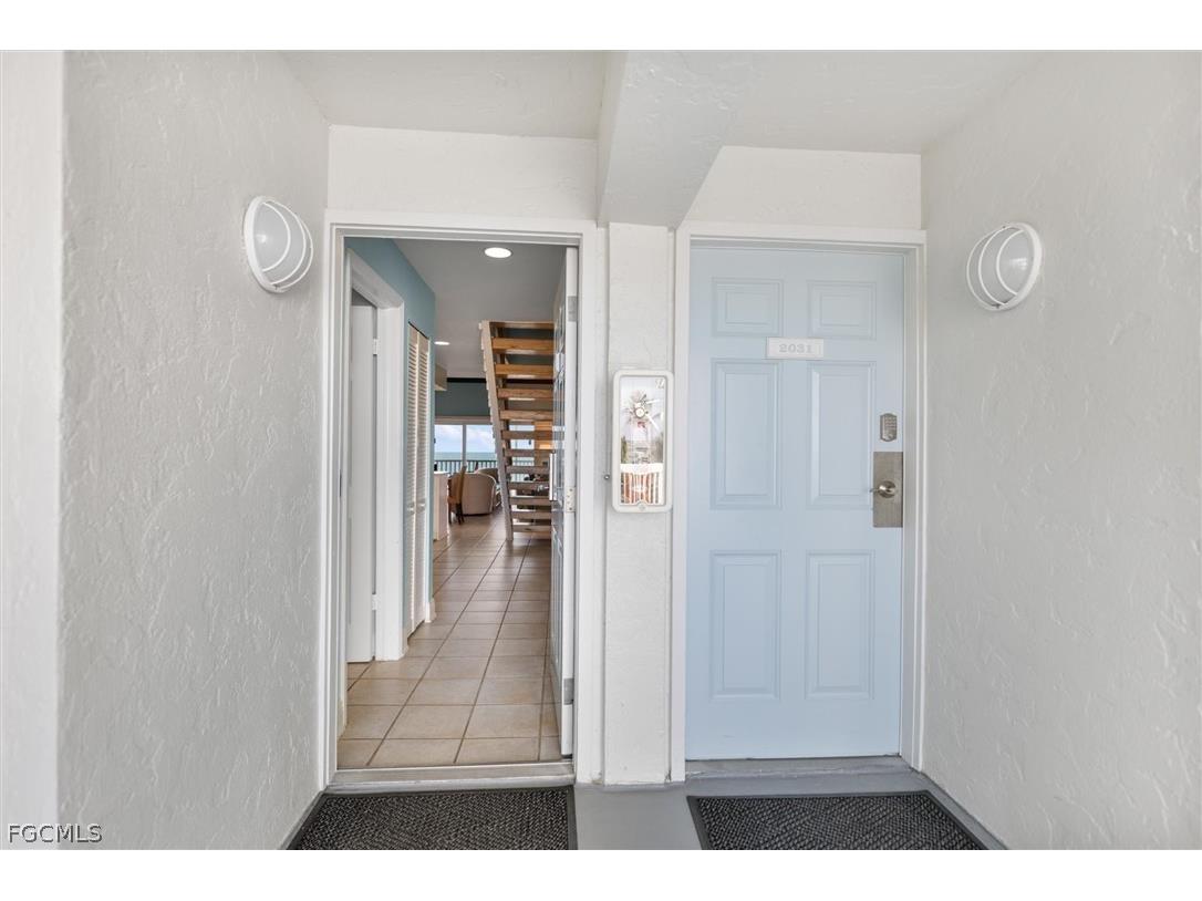 2030 Gulf Beach Villas Captiva FL 33924 2026009229 image3