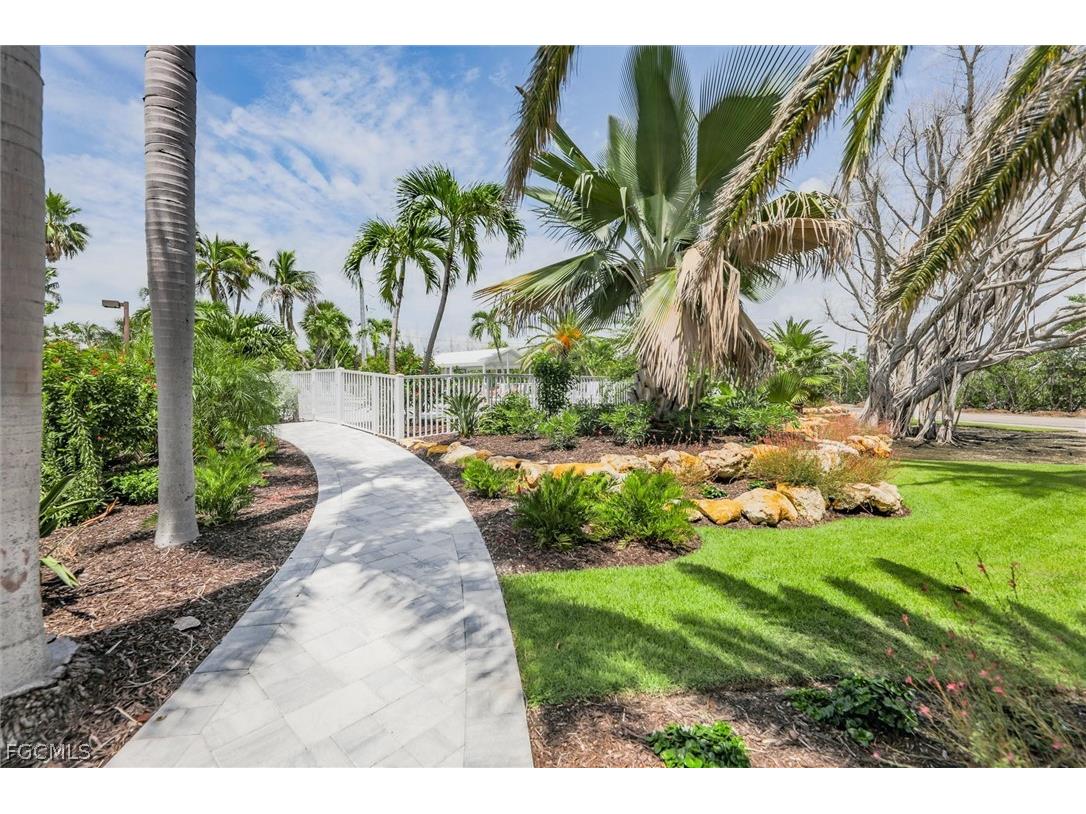 2030 Gulf Beach Villas Captiva FL 33924 2026009229 image35