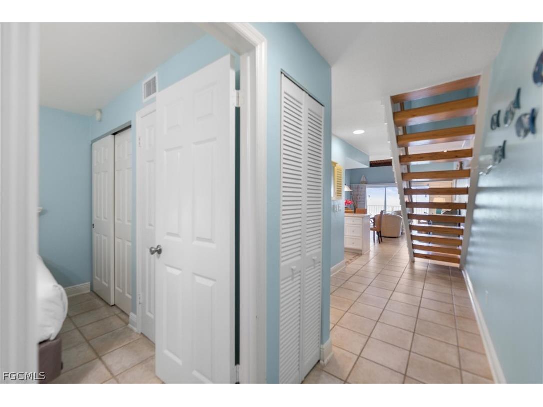 2030 Gulf Beach Villas Captiva FL 33924 2026009229 image4