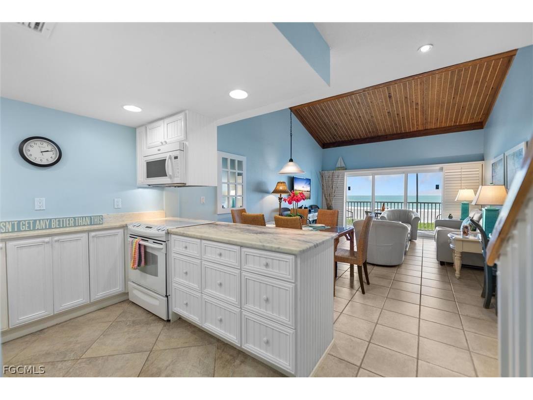 2030 Gulf Beach Villas Captiva FL 33924 2026009229 image5