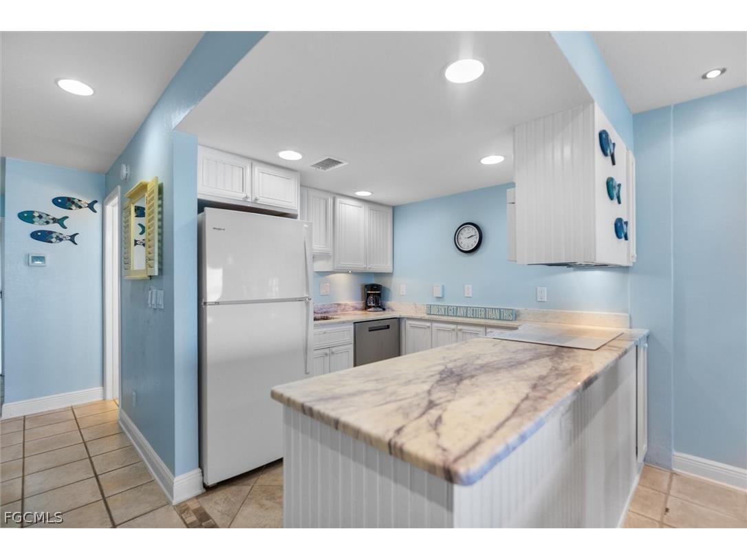 2030 Gulf Beach Villas Captiva FL 33924 2026009229 image6