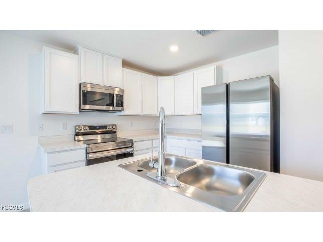 2030 NE 2nd Avenue Cape Coral FL 33909 2025005306 image18