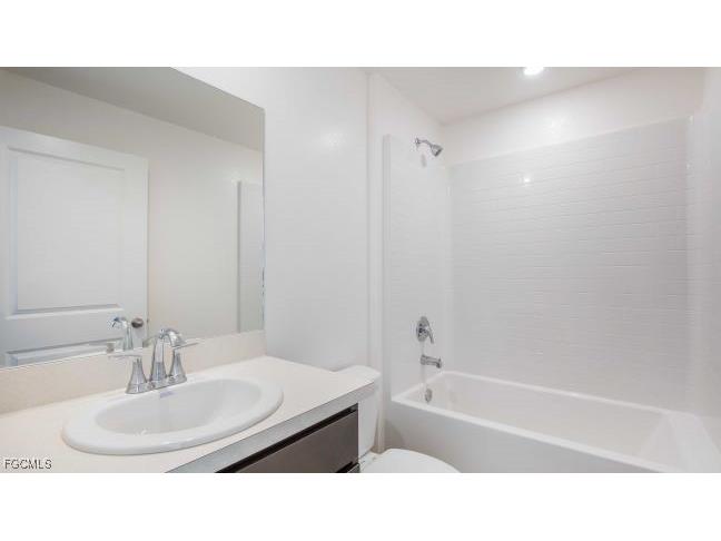 2030 NE 2nd Avenue Cape Coral FL 33909 2025005306 image25