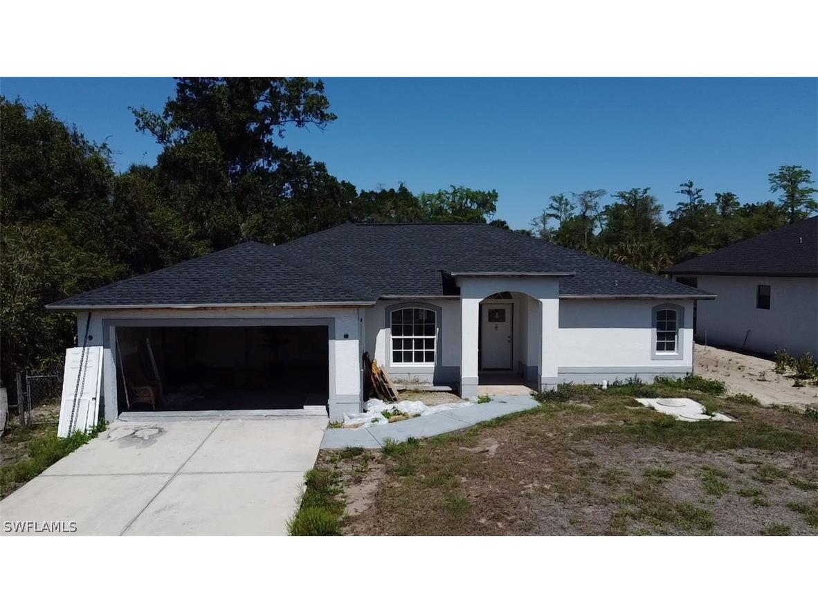 2031 10th Avenue NE Naples FL 34120 226012464 image1