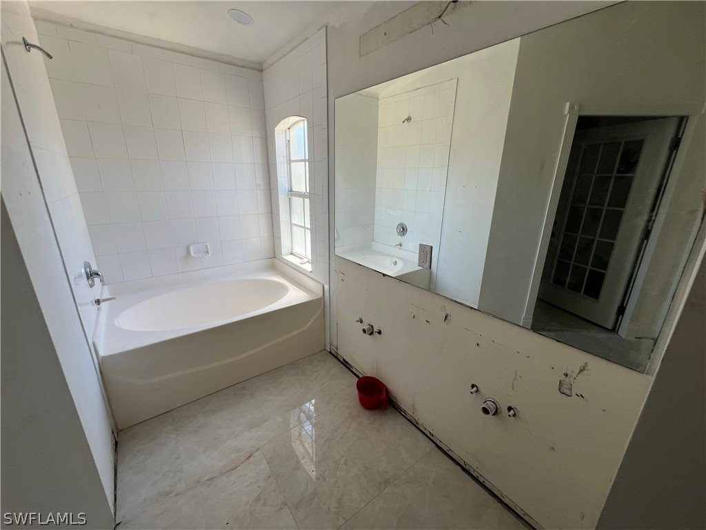 2031 10th Avenue NE Naples FL 34120 226012464 image27