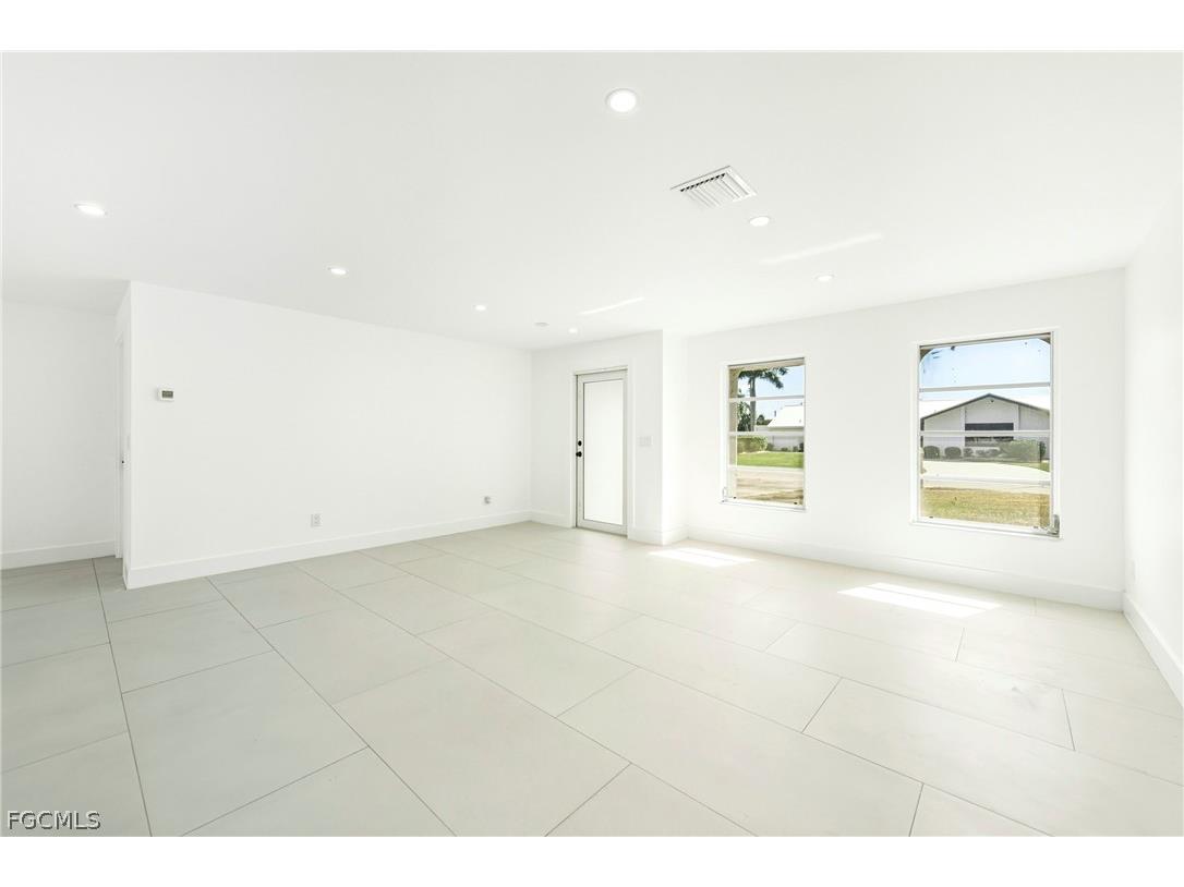 2031 SE 25th Lane Cape Coral FL 33904 2026007759 image3