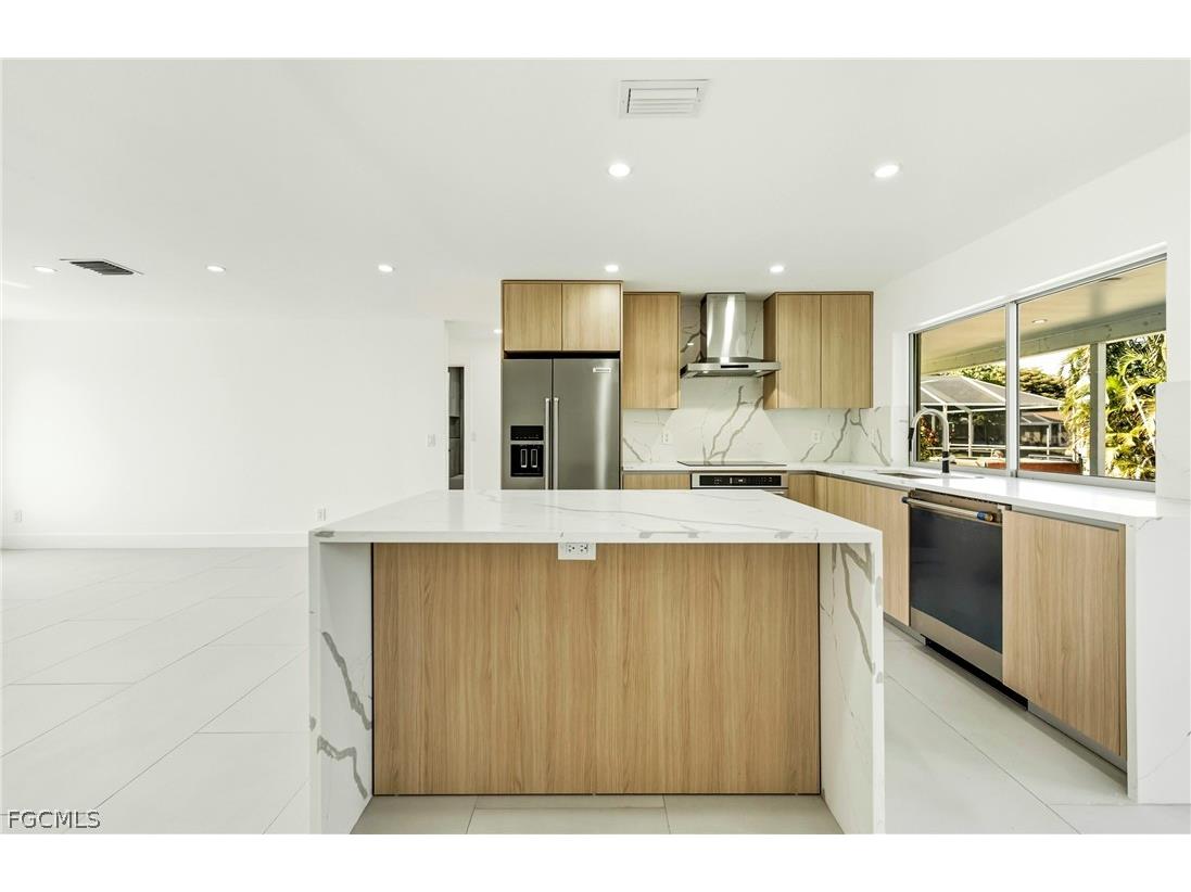 2031 SE 25th Lane Cape Coral FL 33904 2026007759 image8