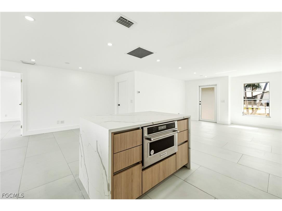 2031 SE 25th Lane Cape Coral FL 33904 2026007759 image9