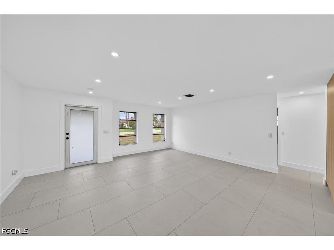 2031 SE 25th Lane Cape Coral FL 33904 2026024236 image7