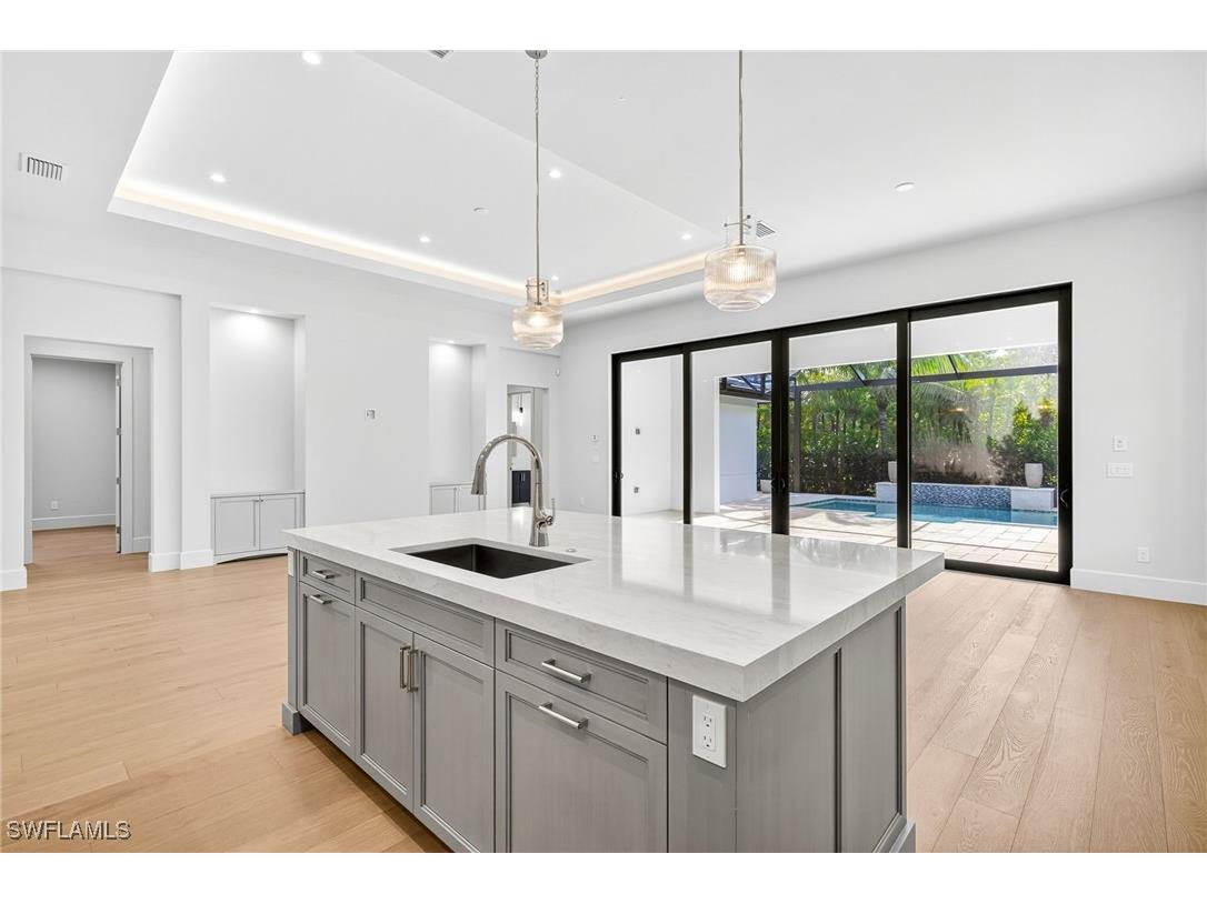 2032 Cambridge Park Drive Naples FL 34109 224026311 image10