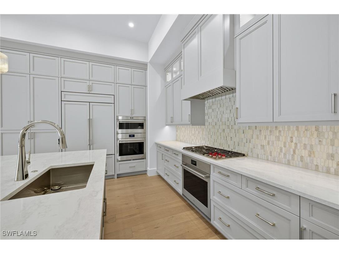 2032 Cambridge Park Drive Naples FL 34109 224026311 image11