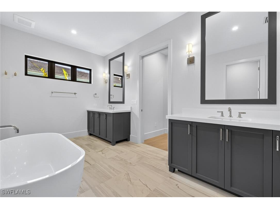 2032 Cambridge Park Drive Naples FL 34109 224026311 image17