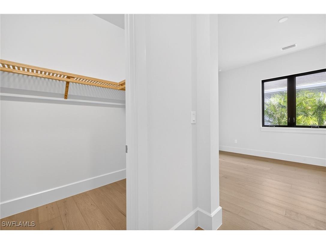 2032 Cambridge Park Drive Naples FL 34109 224026311 image21