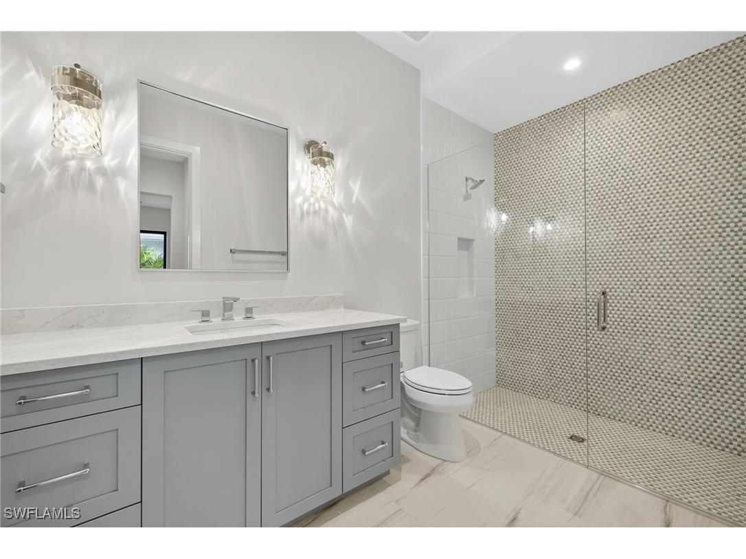 2032 Cambridge Park Drive Naples FL 34109 224026311 image22