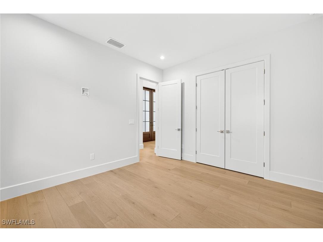 2032 Cambridge Park Drive Naples FL 34109 224026311 image23